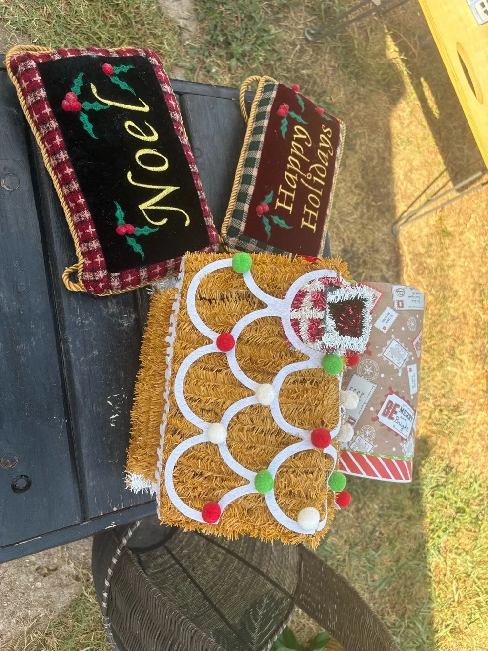 Holiday Decorative Throw Pillow Set - Gold and Red